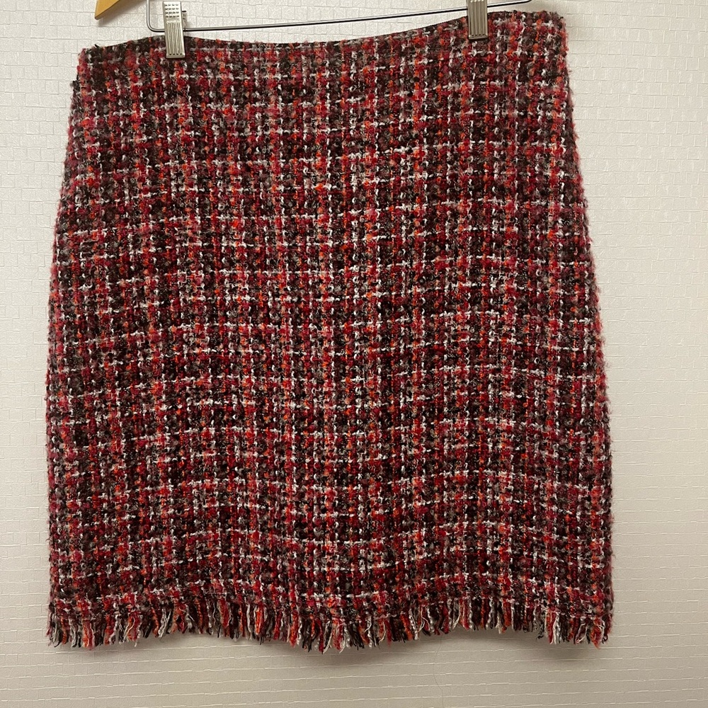 NWOT Womans Talbots Fall Skirt with Tasseling at the Bottom!!